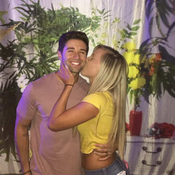 ๐๐ฝ Hello - Picture 3 of 6